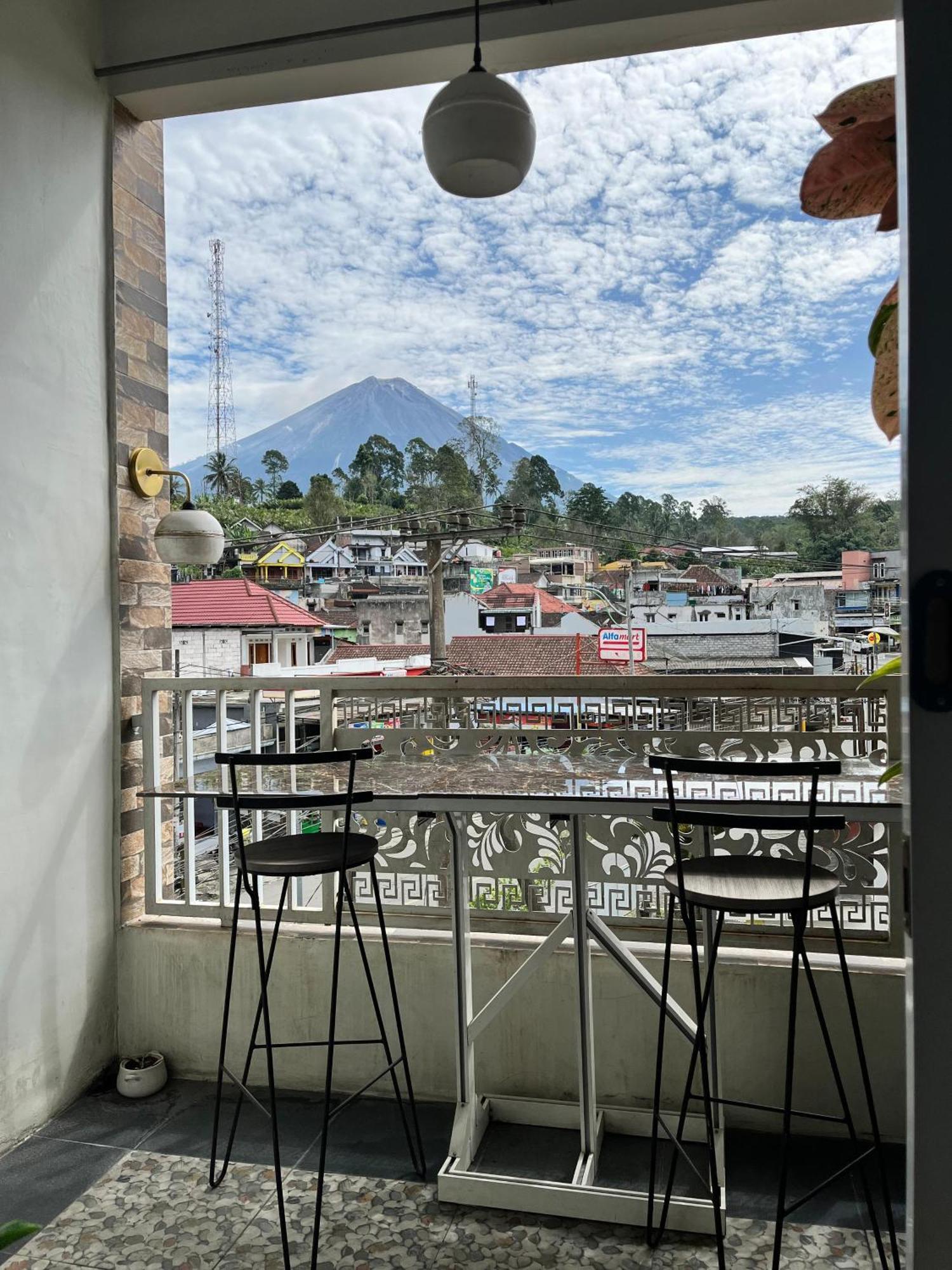 Java Hostel Tumpak Sewu Sidomukti Exteriér fotografie